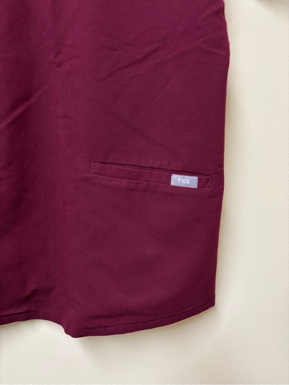 FIGS Casma Burgundy Scrub Top FW1100 Small - Picture 4 of 9